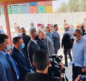 كاتب ومحلل سياسي بصري يكتب عن زيارة رئيس الوزراء الى البصرة وما رافقها من إشكالات، ناصحاً أياه بال ...... !