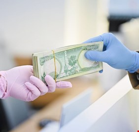 توجيه حكومي بتوزيع رواتب الموظفين قبل عيد الاضحى