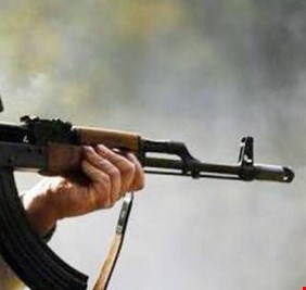 بالصور : هجوم مسلح يستهدف منزل قيادي كبير في سرايا السلام.. ويؤدي لمقتل ابنته