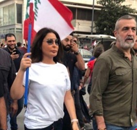 اللبنانيون يعودون لشوارعهم ، والفنانة أليسا تهاجم الحكومة: شو بدي أقلكن .. الله ينتقم منكن