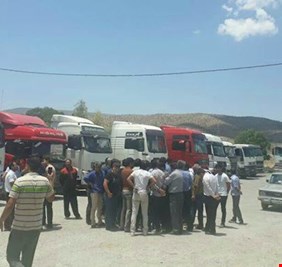 سائقو الشاحنات النفطية العراقية يضربون عن العمل، ويوقفون تدفق النفط العراقي الى الأردن