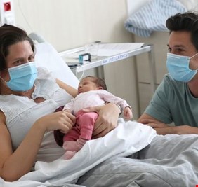 مفاجآت كورونا مستمرة .. العلماء يرصدون “تحولًا غريبًا” يتعلق بالولادات الحديثة