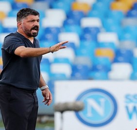 نابولي سيجدد عقد غاتوزو قبل مباراة برشلونة