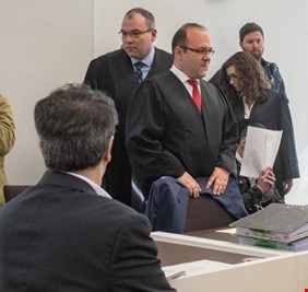 أحكام بالسجن بحق لاجئين بينهم عراقيون اغتصبوا المانية بعد تخديرها