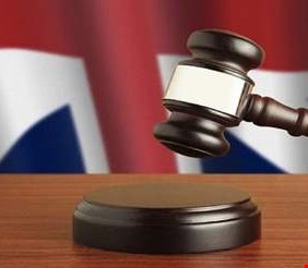 بريطانيا تسجن مديراً سابقاً بشركة نفطية لدفعه رشوة لمسؤول عراقي، فمن هو هذا المسؤول العراقي ولماذا لا تسجنه حكومتنا ؟!