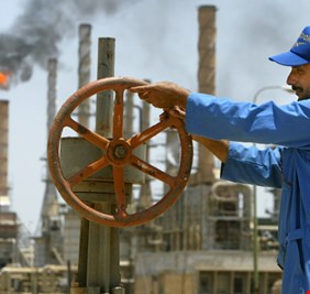 النفط ينهي الأسبوع على ارتفاع