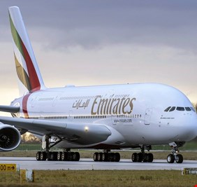 طيران الإمارات تعلن التكفل بمسافريها المصابين بكورونا