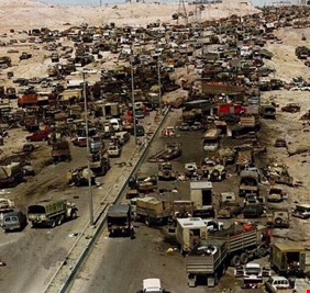 في الذكرى الثلاثين للغزو الصدامي، الكويتيون ينتجون فيلماً متحيزاً يحكي قصة مأساتهم، دون مراعاة لخسائر العراقين وضياع مستقبلهم!