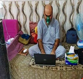 الوطنية فعل قبل ان تكون هتافاً وشعاراً ..أستاذ جامعي مصاب بالكورونا يشرف على إمتحانات طلبته وهو في الحجر الصحي