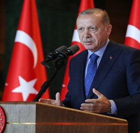 تركيا حظرت 400 ألف موقع إلكتروني.. وأردوغان ينتقم لنفسه