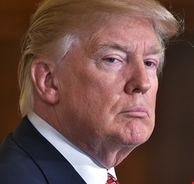 ترامب لا يحب سياسة الوجهين .. والكاظمي لن يجد وجهاً باسماً في البيت الأبيض!