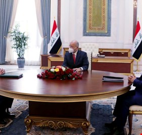 الكاظمي يهيئ المسرح لأقامة الإنتخابات المبكرة، والبداية من اتفاقه مع الرئيسَين لتمرير قانون الانتخابات في أول جلسة مقبلة