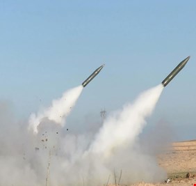 قبل زيارة الكاظمي الى واشنطن بساعات..صواريخ الكاتيوشا تتساقط بغزارة على اماكن التواجد الأمريكي في العراق .. والكاظمي عاجز