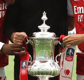 أرسنال عبر حسابه الرسمي: مرحبا بك صلاح