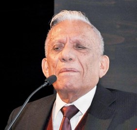 بالفيديو .. ماذا قال عبد الرزاق عبد الواحد في مولد الحسين، وماذا قال في يوم إستشهاده؟