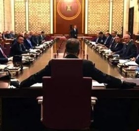 أحداث جسيمة وقعت اثناء انشغال المصور  جمال بنجويني بالتقاط الصور الفنتازية !