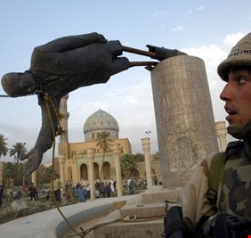 ترامب يهدي الكاظمي 6 ملايين وثيقة سرية من ارشيف حزب البعث