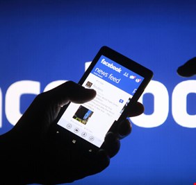 فيسبوك تمنح مستخدميها مبالغ مالية مقابل إغلاق حساباتهم قبل الانتخابات الرئاسية الأمريكية