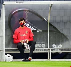 رسميا.. حارس مرمى ريال مدريد يغادر معسكر منتخب بلجيكا لأسباب غامضة
