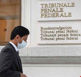 الخليفي يصل إلى سويسرا للمثول أمام القصاء.. وهذه تفاصيل التهم الموجهة إليه