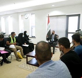 الكاظمي أمام ممثلين عن متظاهري ميسان: العنف وإستخدام السلاح لا ينفع !