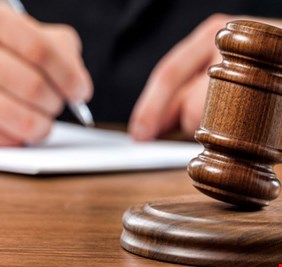 الكشف عن أوامر قبض بحق وزيرين ورؤساء هيئآت ورئيس ديوان لتورطهم  بقضايا فساد