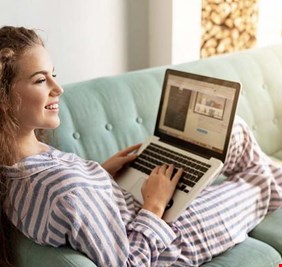 وظيفة خالية للكسالى.. مطلوب شباب يشاهدون الأفلام بـ300 يورو