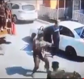 بالفيديو : على طريقة أفلام الأكشن في هوليود.. القوات الأمنية العراقية تطارد تاجر مخدرات وتعتقله مختبئاً  في صندوق السيارة !