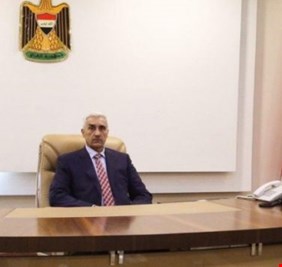 كاتب بريطاني : وزير الشباب السابق احمد العبيدي حصل على شهادة دكتوراه من “مطعم بيتزا”