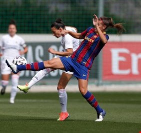 سيدات برشلونة يسحقن ريال مدريد في أول كلاسيكو نسائي
