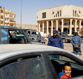الأضواء تعود إلى براميل 