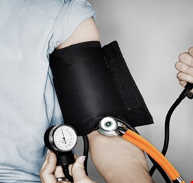 علامة في أنفاسك قد تعني وصول ضغط الدم إلى مستويات حرجة!