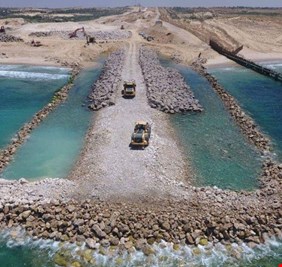 الكويت تدرس إيقاف استثمار ميناء مبارك بسبب ’’عدم جدواه’’
