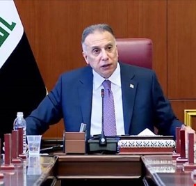 الكاظمي يعفي احد وزرائه