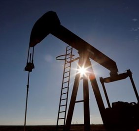 الفيروس يحكم.. اللقاح يدعم وول ستريت والموجة الثانية تضرب النفط