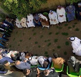 بالصور ..  الكاظمي لذوي مغدوري الفرحاتية: حقكم سيأتي عبر القانون