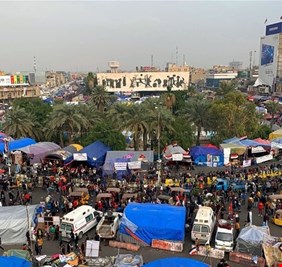 احد السياسيين المناصرين للتظاهرات : إرفعوا الخيم من ساحات التظاهر لان 90 بالمئة منها ليست ''للثوار''..!