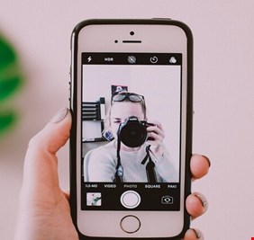 أشياء يجب الانتباه لها عند التقاط صور السيلفي