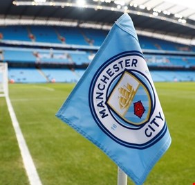 أنباء عن انتحار لاعب مانشستر سيتي