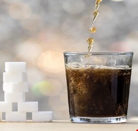 ليست أفضل من العادية .. دراسة صادمة تكشف خطر مشروبات الحمية على صحتنا!