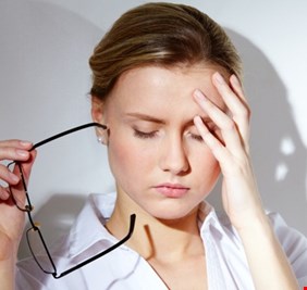 طبيب روسي يكشف عن عوامل تسبب الصداع النصفي