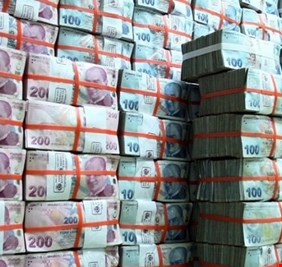 الليرة التركية تهوي لمستوى قياسي جديد عند 8.4 مقابل الدولار