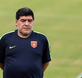 الكشف عن طبيعة مرض مارادونا وحالته الصحية