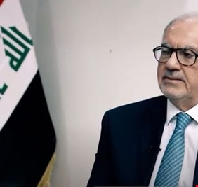 وزير المالية يتحدث عن موعد صرف رواتب الموظفين