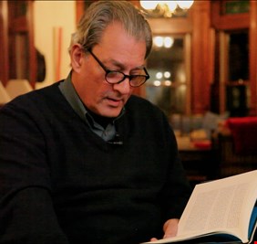 في حملة لكبار  الكتاب الامريكيين ..  أحد الروائيين المشهورين بالرعب:  رئاسة ترامب أشد رعباً من رواياتي !