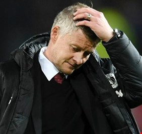 مانشستر يونايتد يبدأ التفاوض مع خليفة سولسكاير