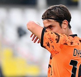 ديبالا يثير الجدل على مقاعد بدلاء يوفنتوس بسبب كريستيانو رونالدو