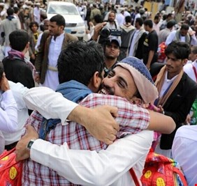 الحوثيون: صفقة الأسرى الجديدة تشمل 300 أسير من الجانبين بينهم شقيق هادي