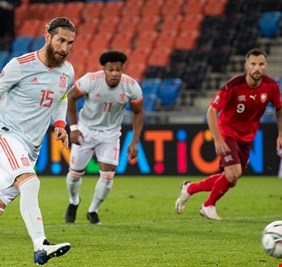 كيف أهدر راموس ركلتي جزاء 