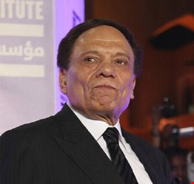 منتج فني شهير يكشف سبب تحول الفنان عادل إمام من زملكاوي إلى أهلاوي